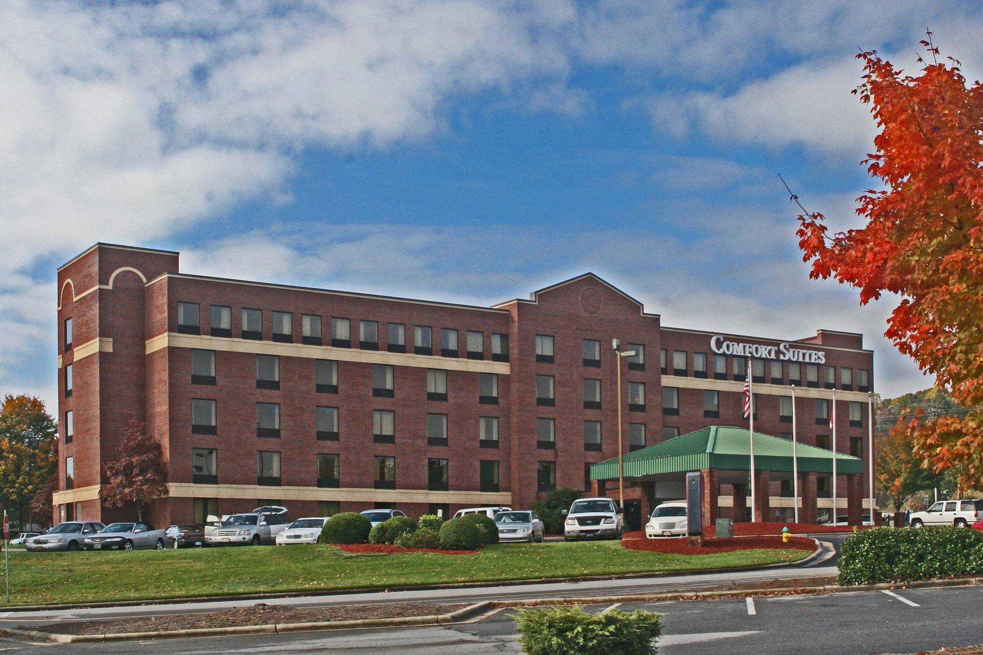 Comfort Suites Outlet Center Asheville Exterior photo